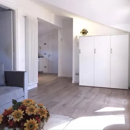 Vittoria Apartment Dongo