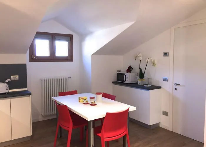 Vittoria Apartamento Dongo